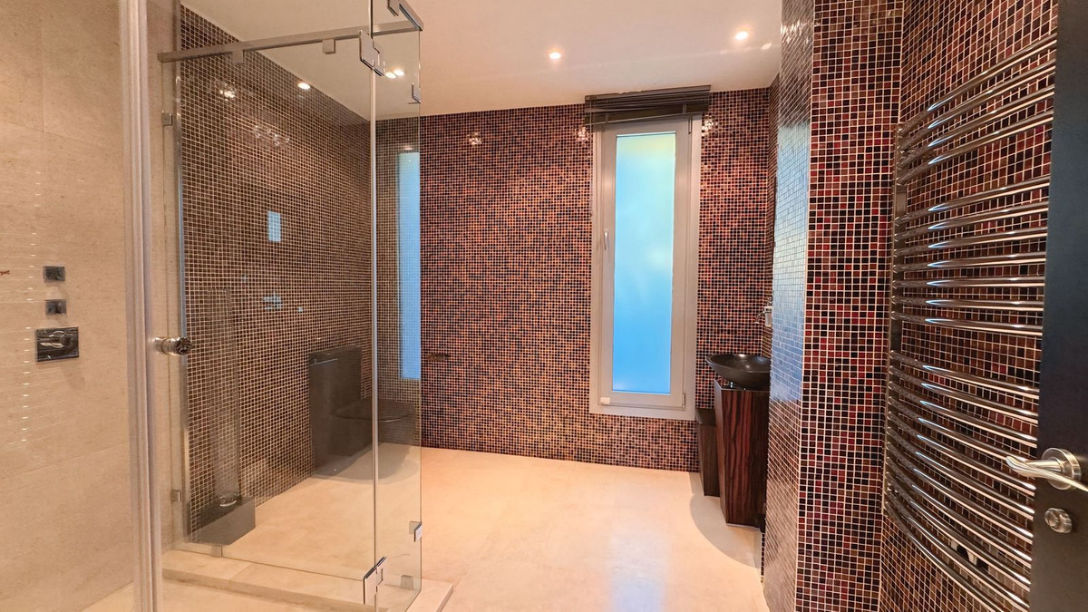 Huis te koop in The Golden Mile | 7 slaapkamers H5145121