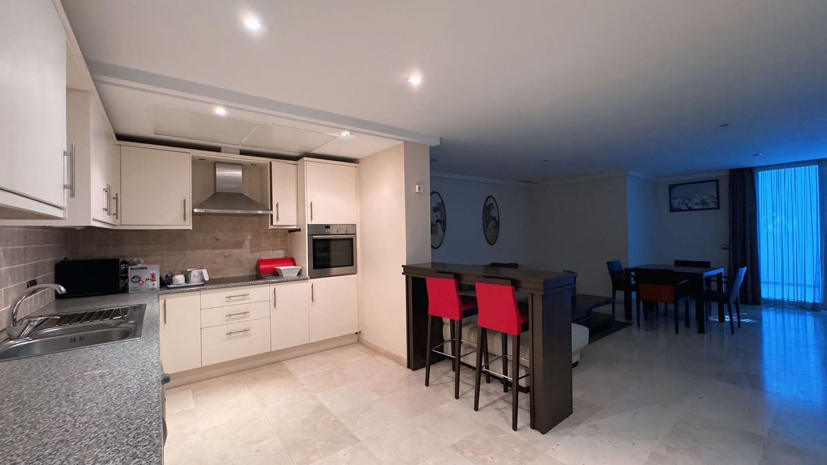 Huis te koop in The Golden Mile | 7 slaapkamers H5145121