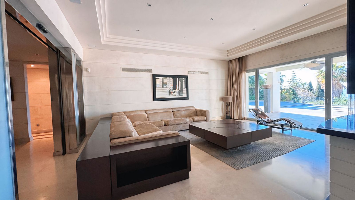 Huis te koop in The Golden Mile | 7 slaapkamers H5145121