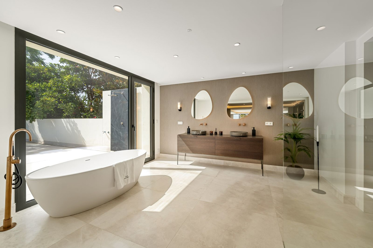 Huis te koop in The Golden Mile | 5 slaapkamers H5159374