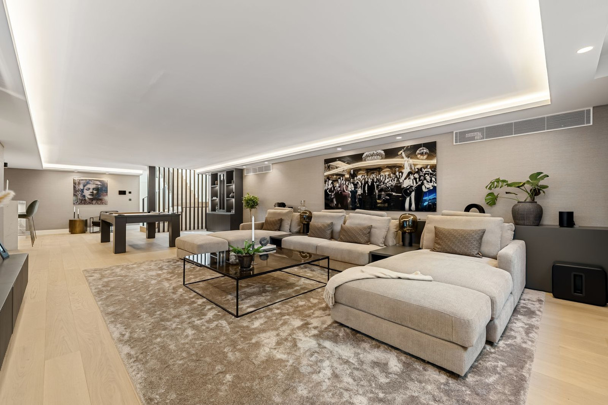 Huis te koop in The Golden Mile | 5 slaapkamers H5159374