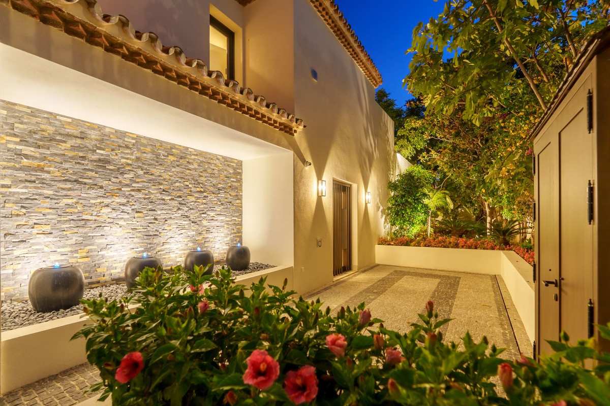 Huis te koop in The Golden Mile | 5 slaapkamers H5159374