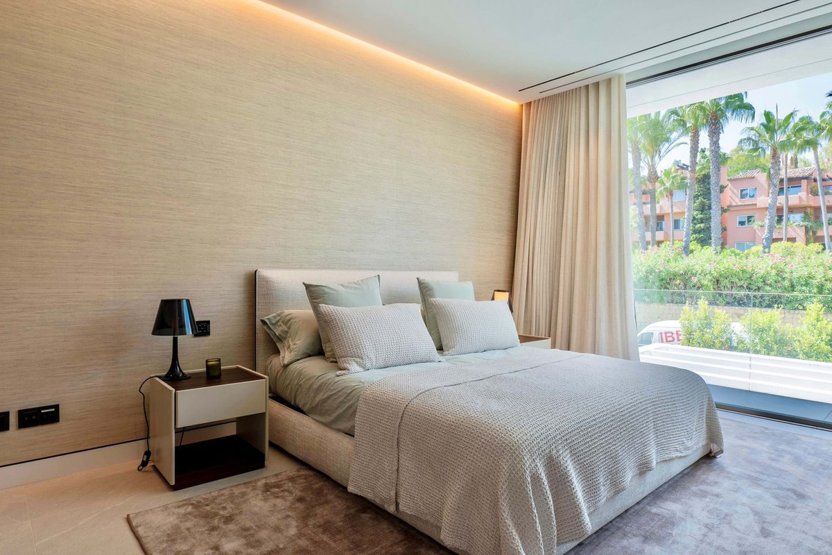 Huis te koop in The Golden Mile | 5 slaapkamers H5159518