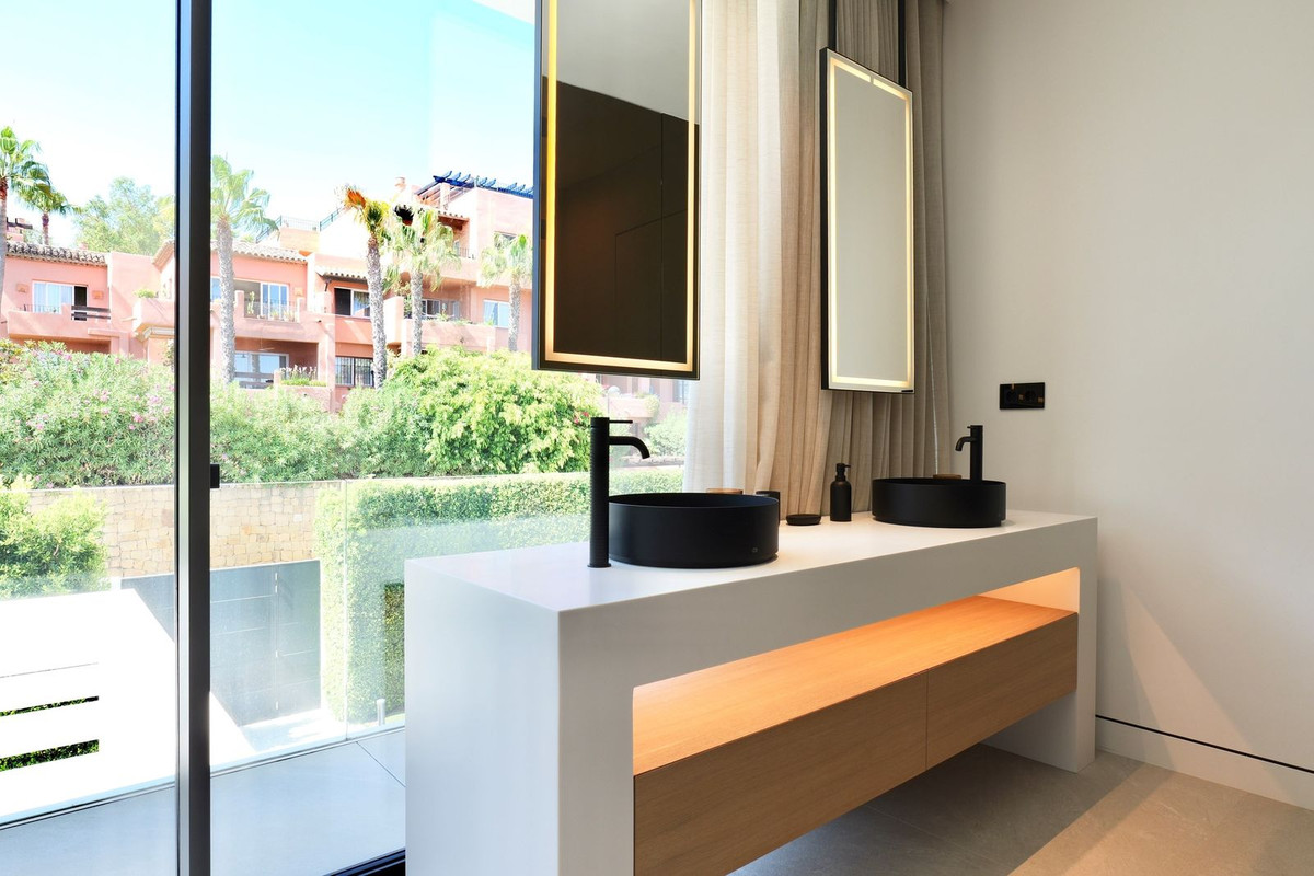 Huis te koop in The Golden Mile | 5 slaapkamers H5159518