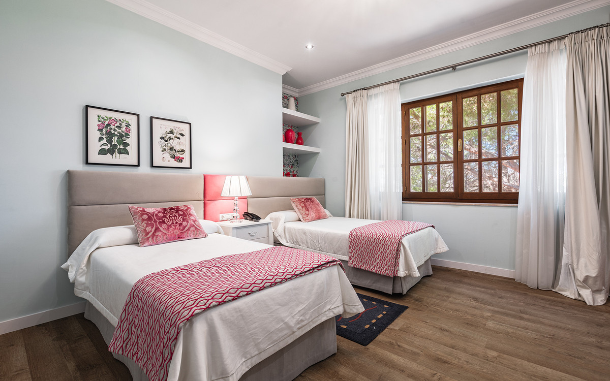 Huis te koop in The Golden Mile | 20 slaapkamers H5211253