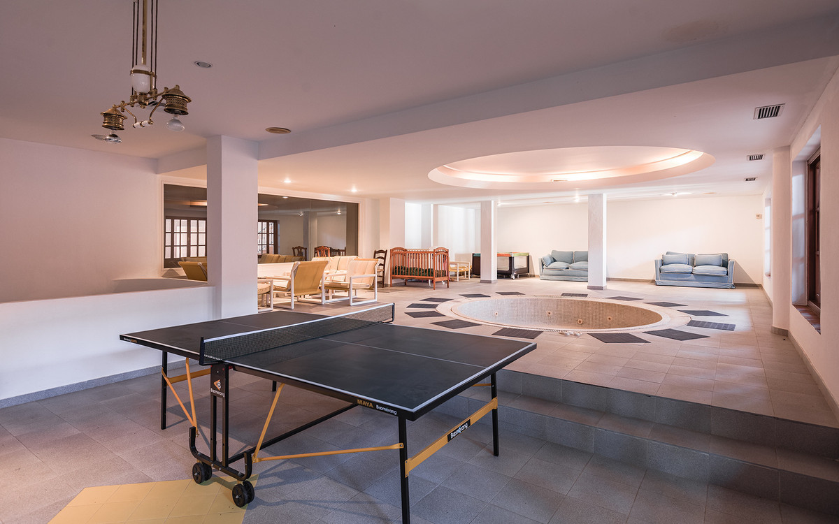 Huis te koop in The Golden Mile | 20 slaapkamers H5211253