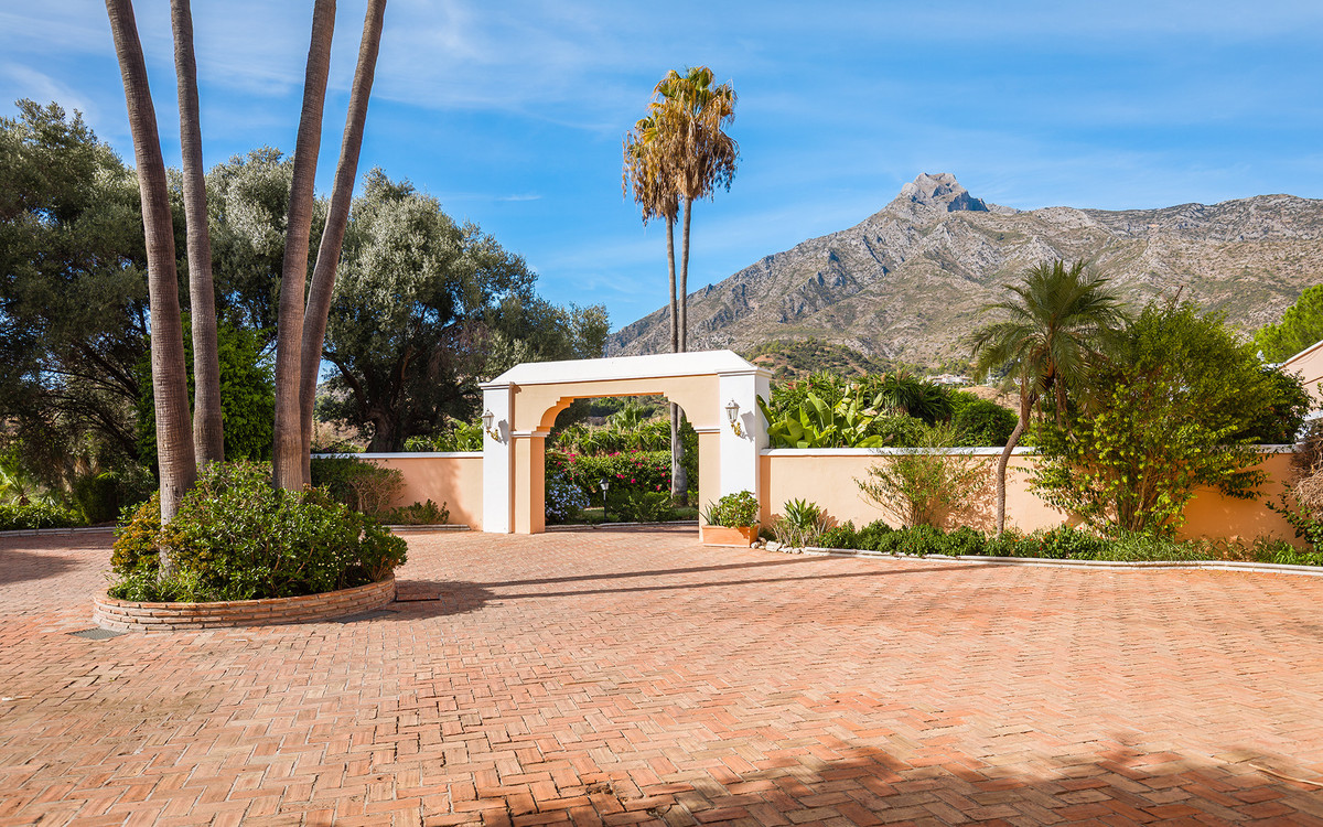 Huis te koop in The Golden Mile | 20 slaapkamers H5211253