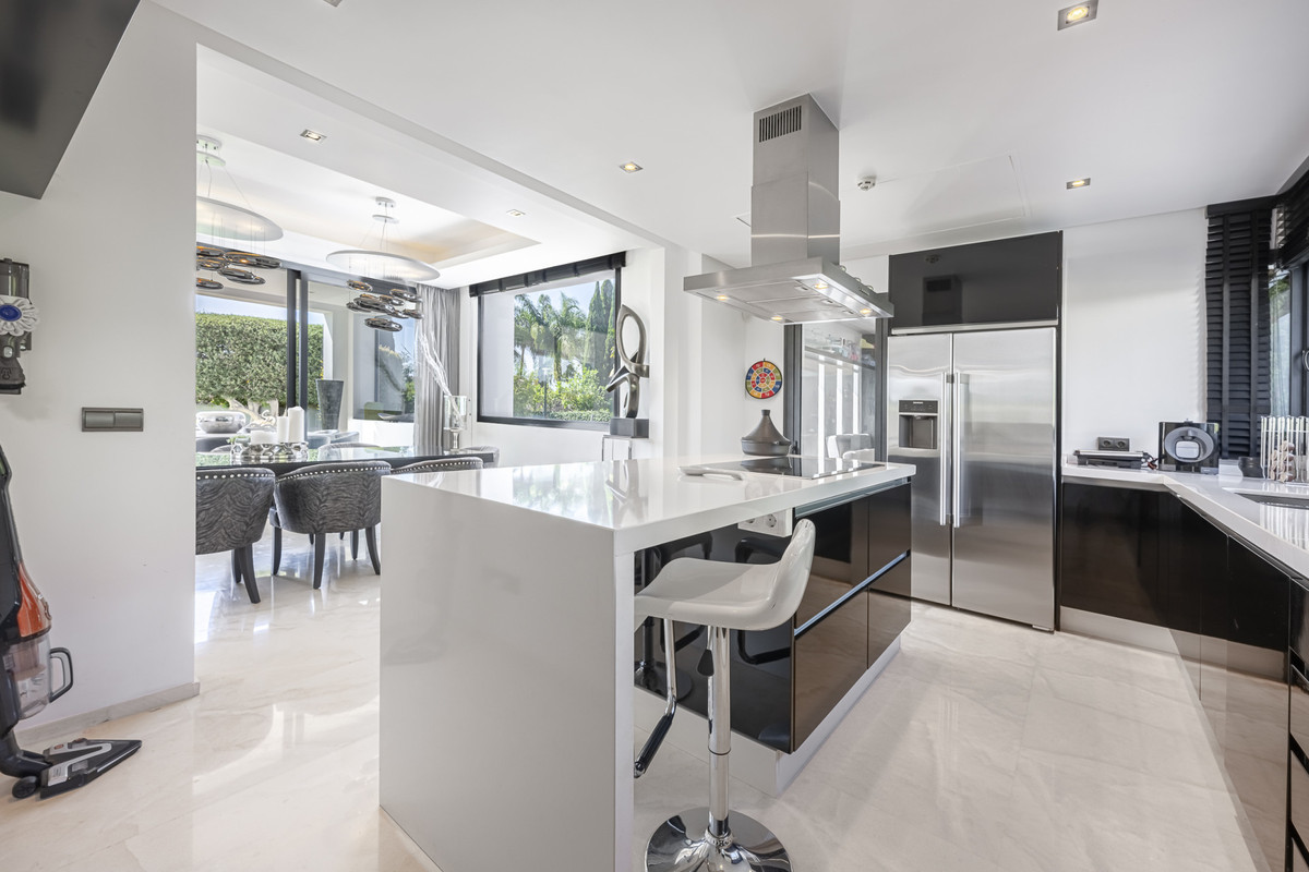 Huis te koop in The Golden Mile | 5 slaapkamers H5222695