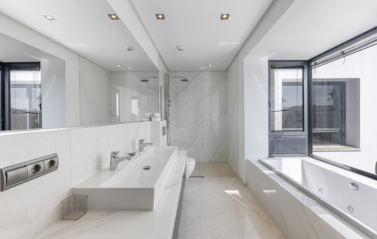 Huis te koop in The Golden Mile | 5 slaapkamers H5222695