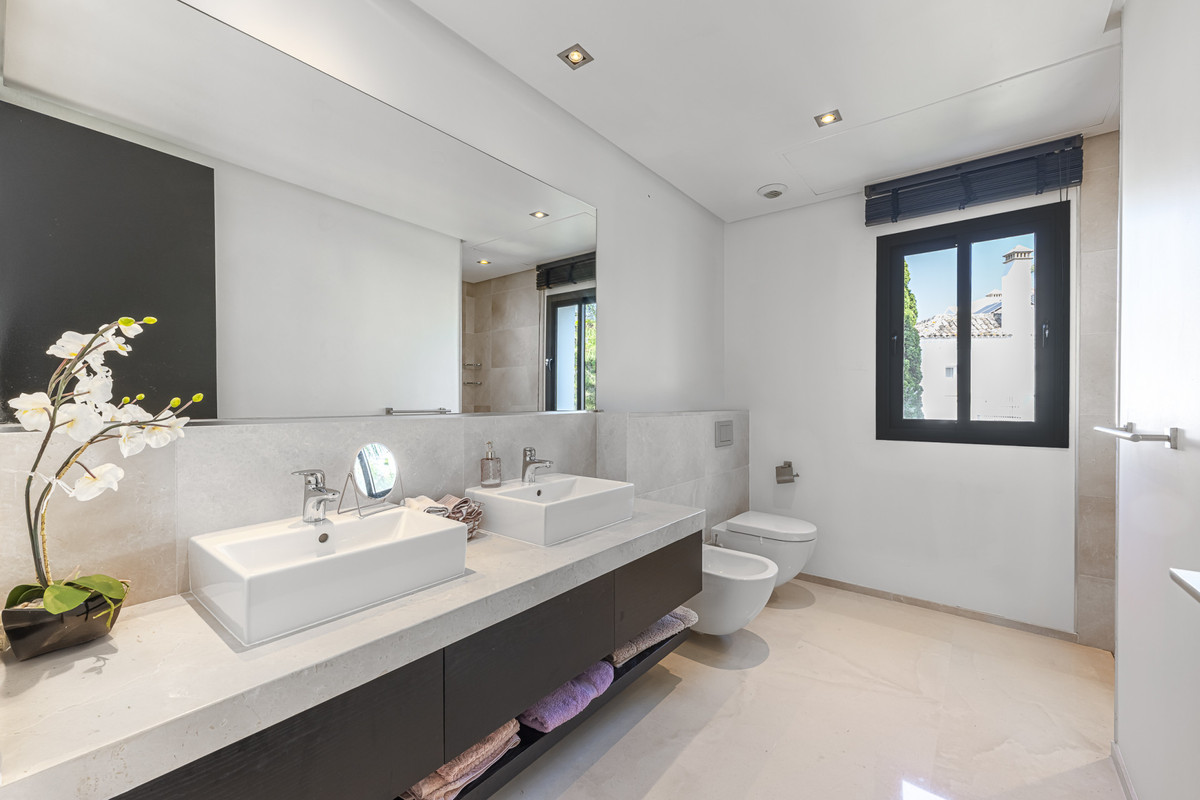 Huis te koop in The Golden Mile | 5 slaapkamers H5222695