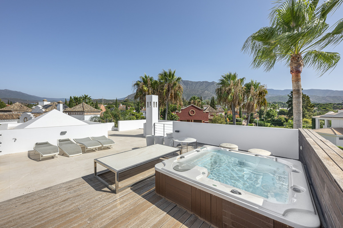 Huis te koop in The Golden Mile | 5 slaapkamers H5222695