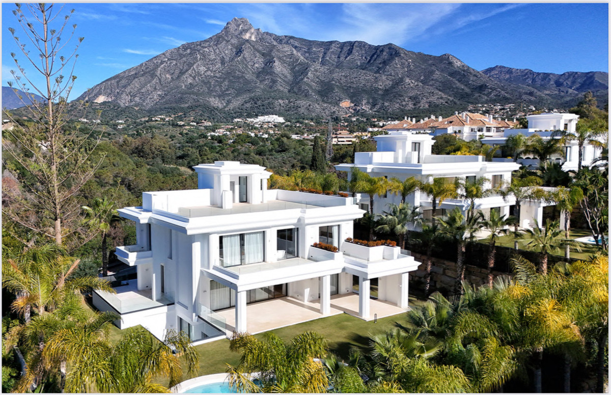 Huis te koop in The Golden Mile | 6 slaapkamers H5229157