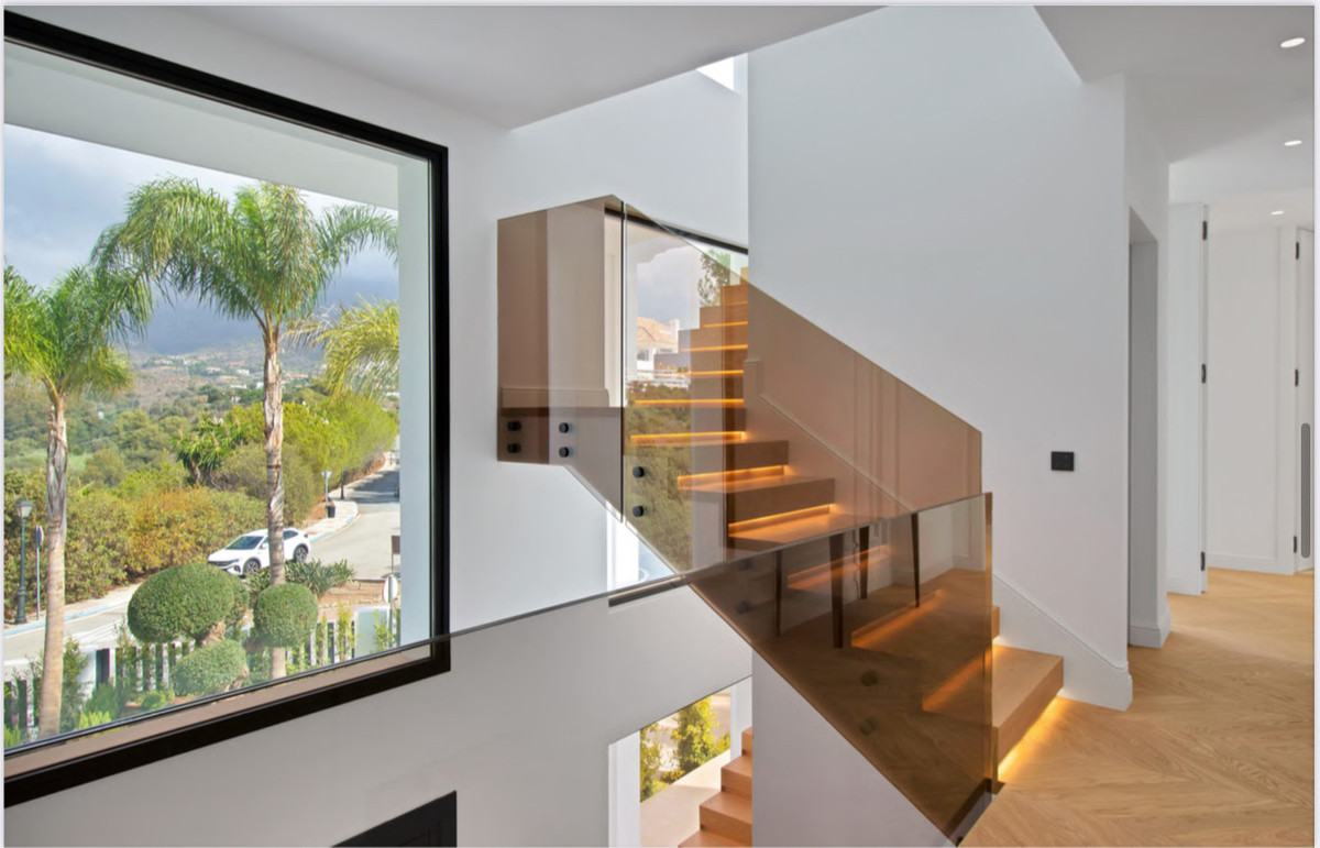 Huis te koop in The Golden Mile | 6 slaapkamers H5229157
