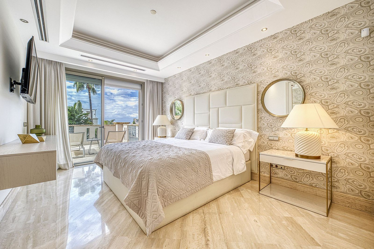 Huis te koop in The Golden Mile | 5 slaapkamers H5236525