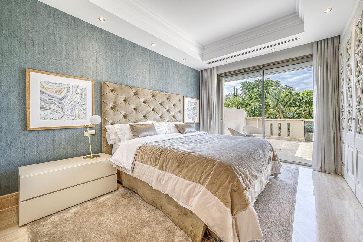 Huis te koop in The Golden Mile | 5 slaapkamers H5236525