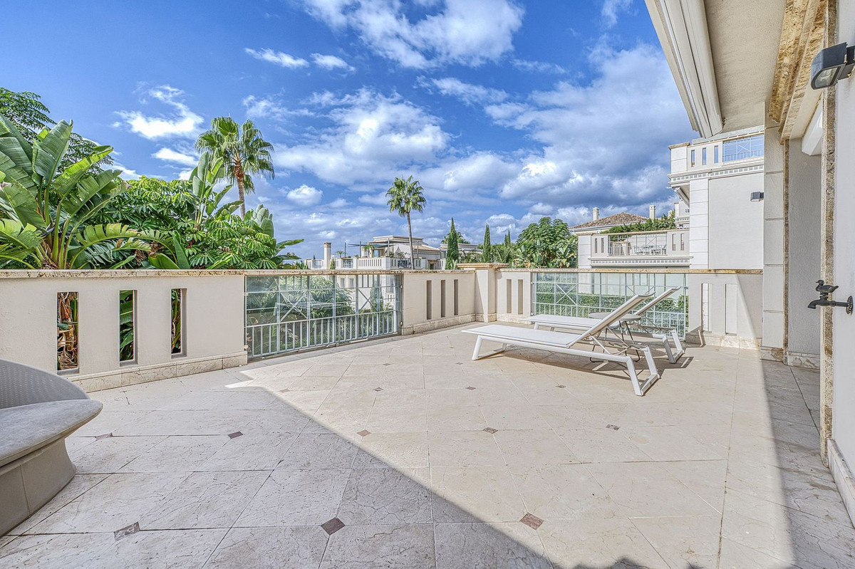 Huis te koop in The Golden Mile | 5 slaapkamers H5236525