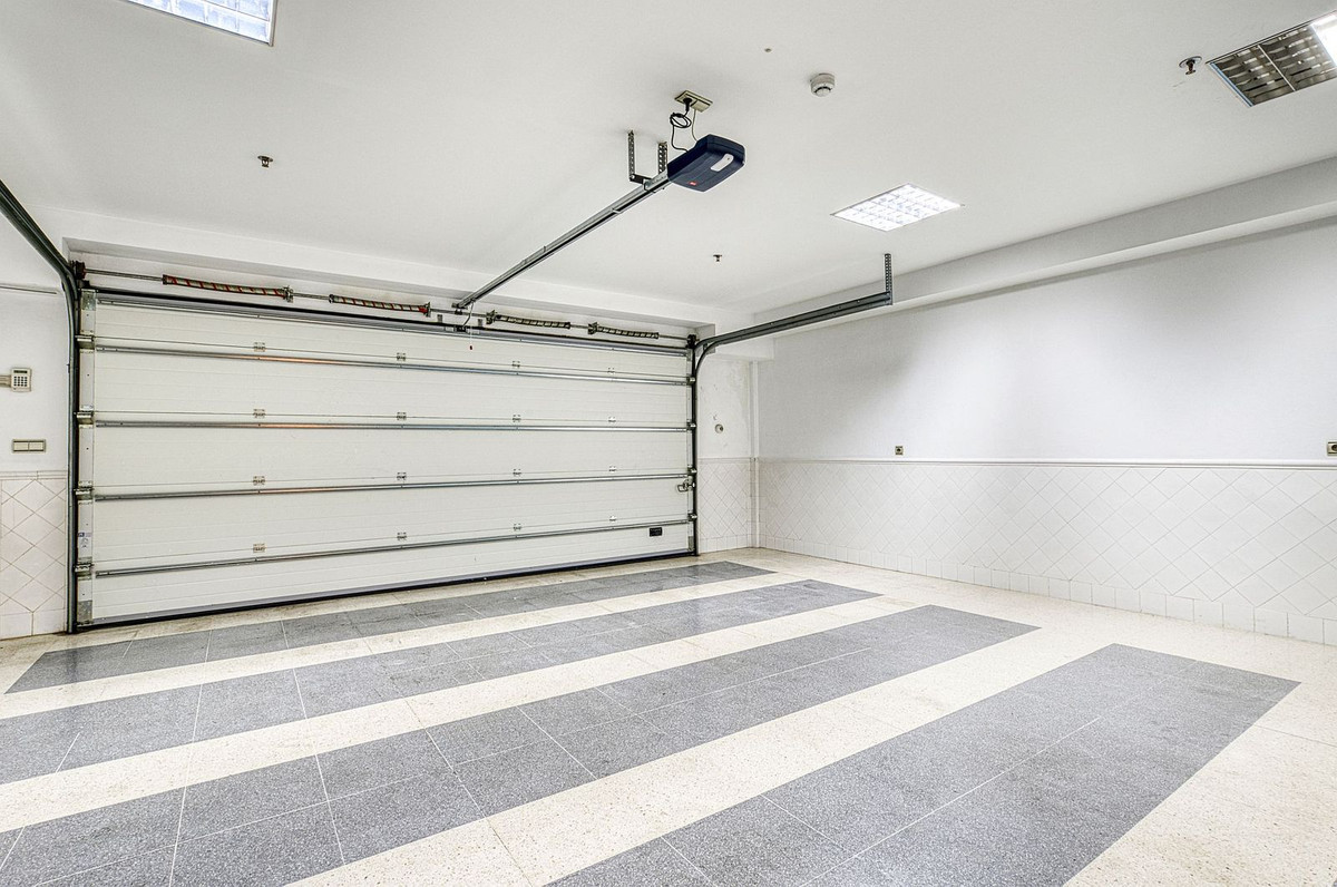 Huis te koop in The Golden Mile | 5 slaapkamers H5236525