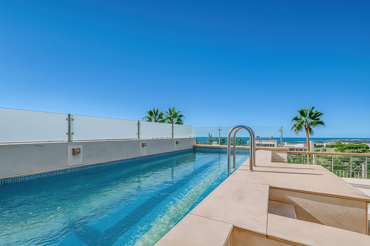 Huis te koop in The Golden Mile | 5 slaapkamers H5236525