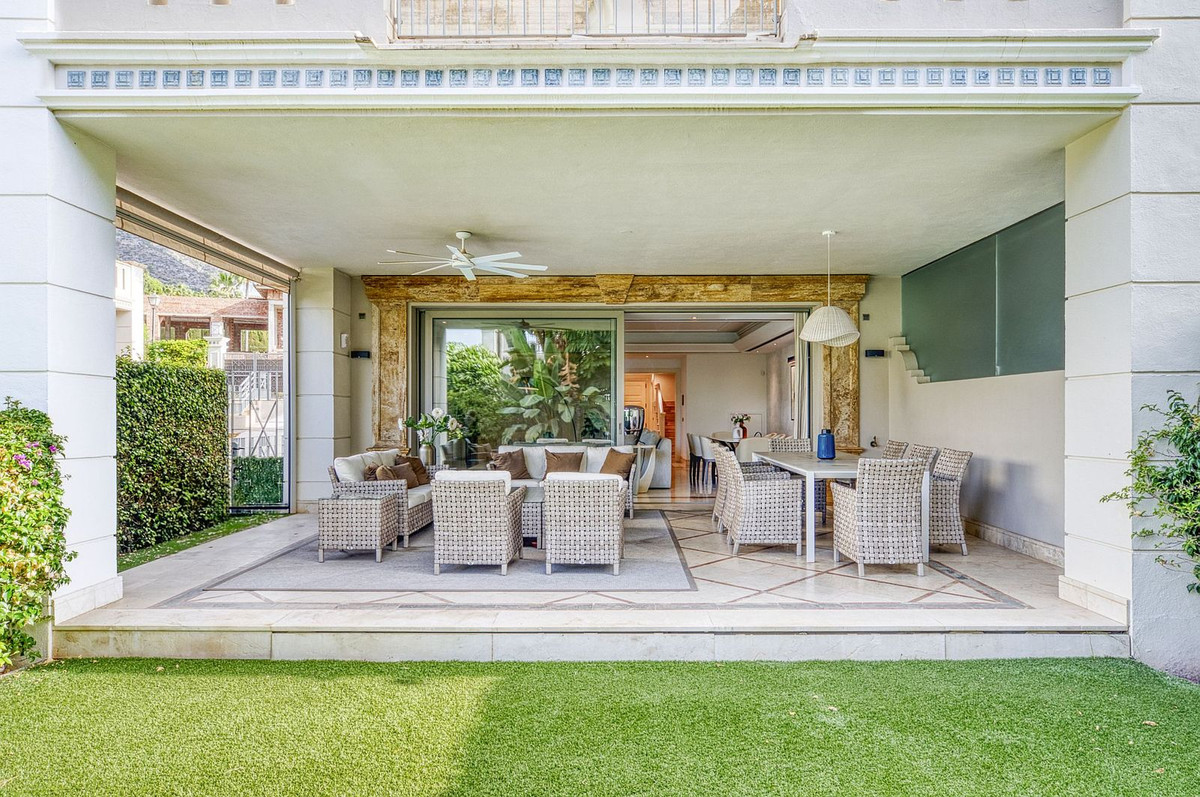 Huis te koop in The Golden Mile | 5 slaapkamers H5236525