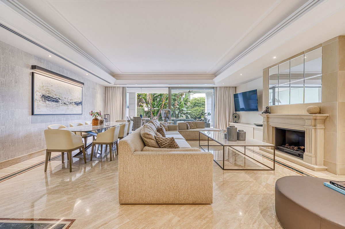 Huis te koop in The Golden Mile | 5 slaapkamers H5236525