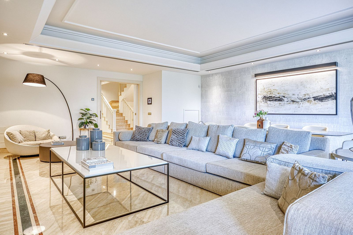 Huis te koop in The Golden Mile | 5 slaapkamers H5236525