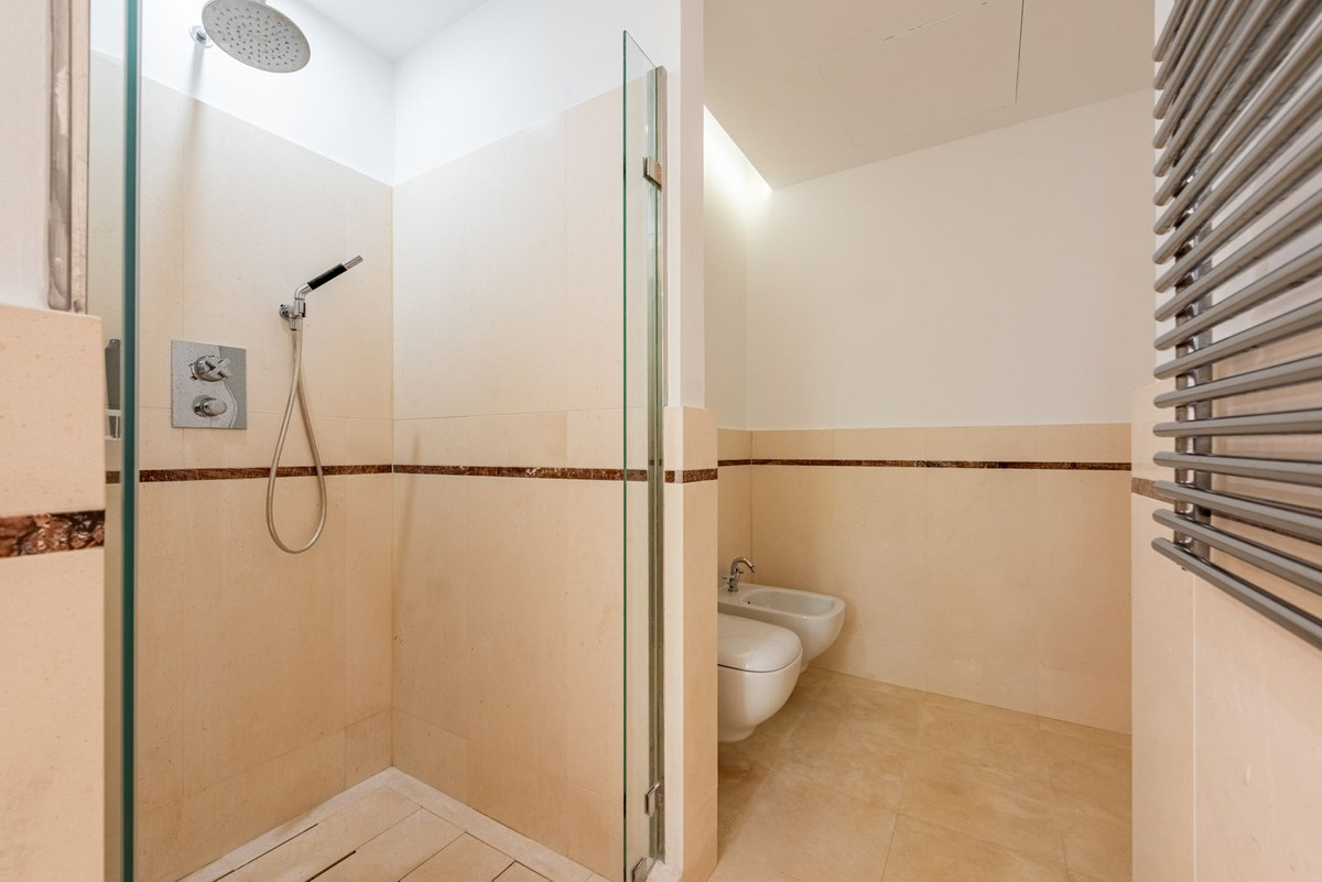 Huis te koop in The Golden Mile | 4 slaapkamers H5236576