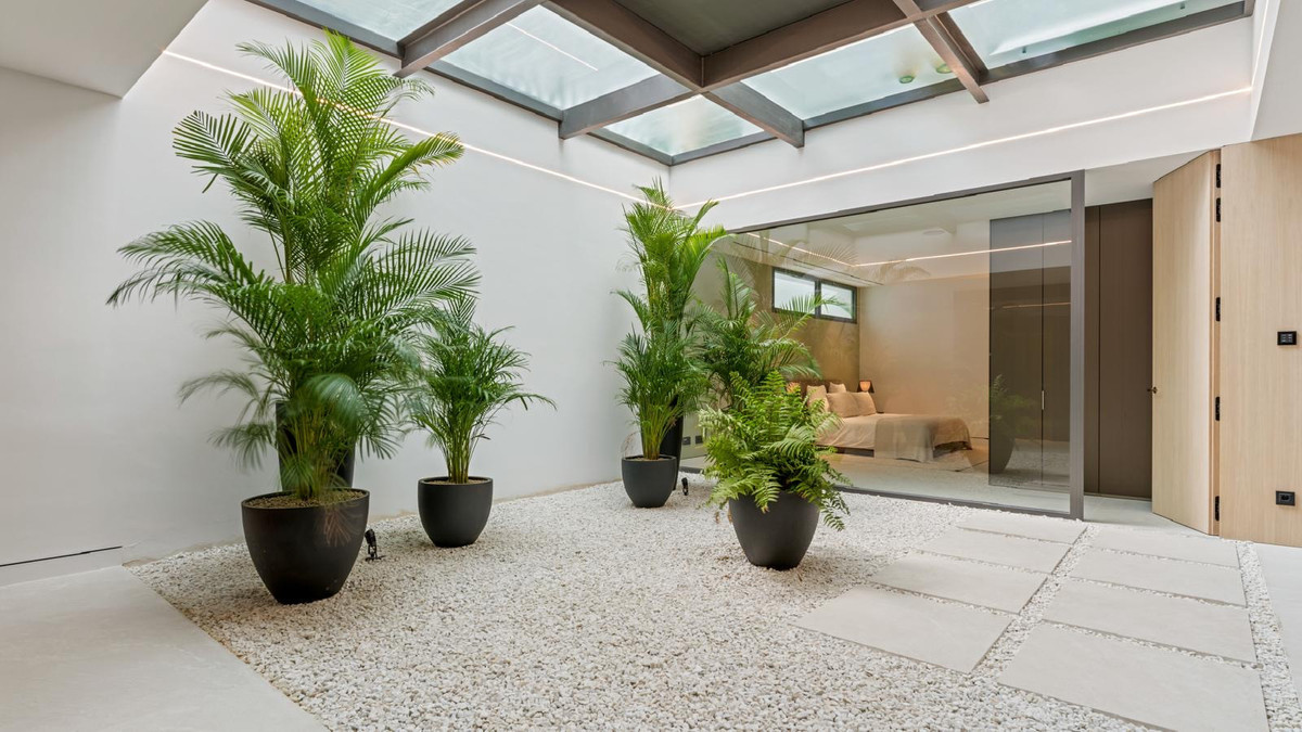 Huis te koop in The Golden Mile | 5 slaapkamers H5256358