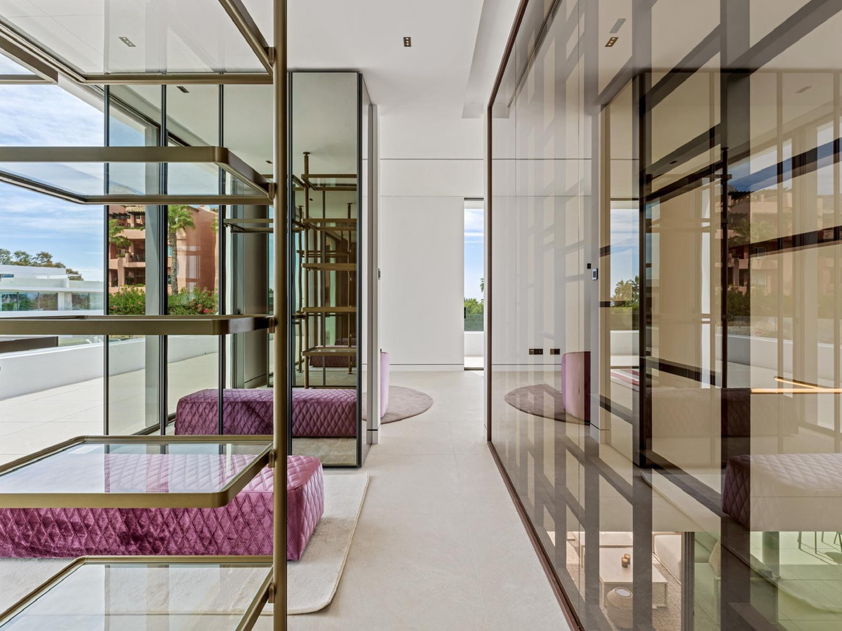 Huis te koop in The Golden Mile | 5 slaapkamers H5256358