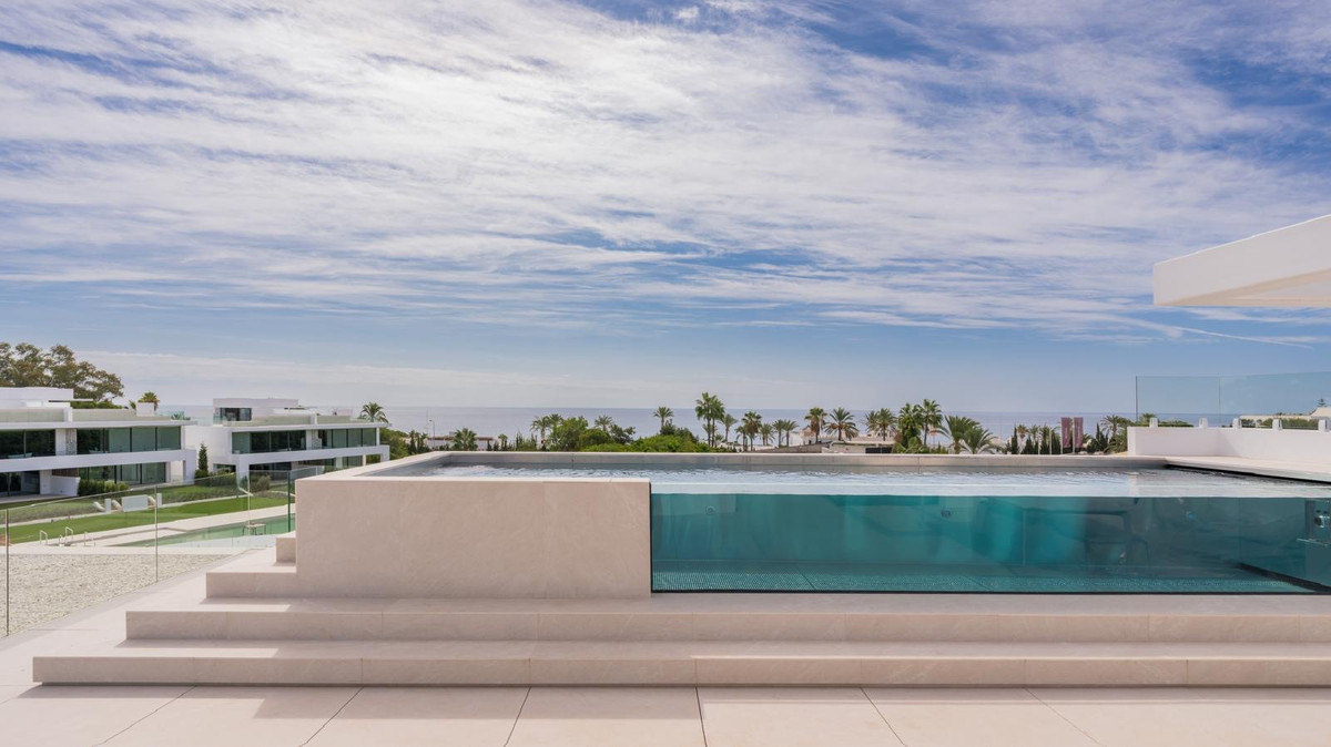 Huis te koop in The Golden Mile | 5 slaapkamers H5256358