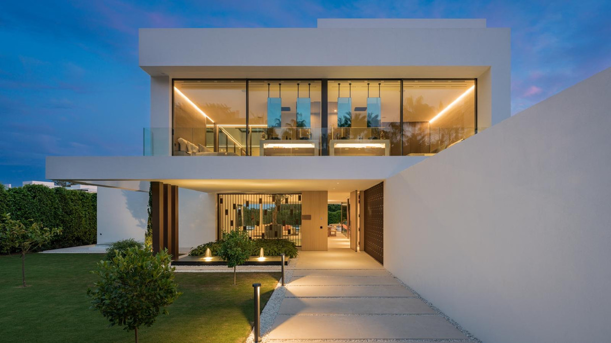 Huis te koop in The Golden Mile | 5 slaapkamers H5256358