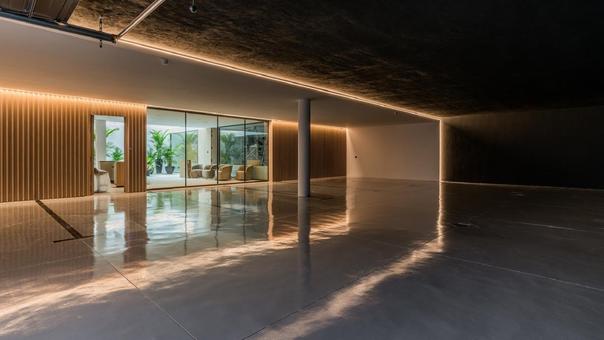 Huis te koop in The Golden Mile | 5 slaapkamers H5256358