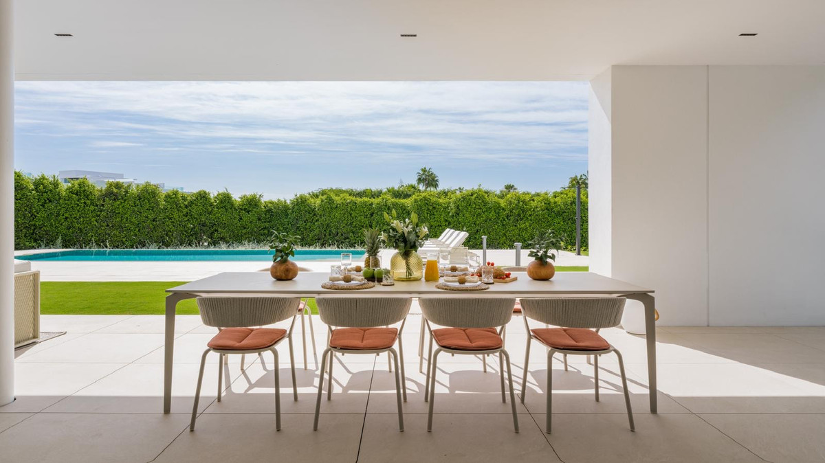 Huis te koop in The Golden Mile | 5 slaapkamers H5256358