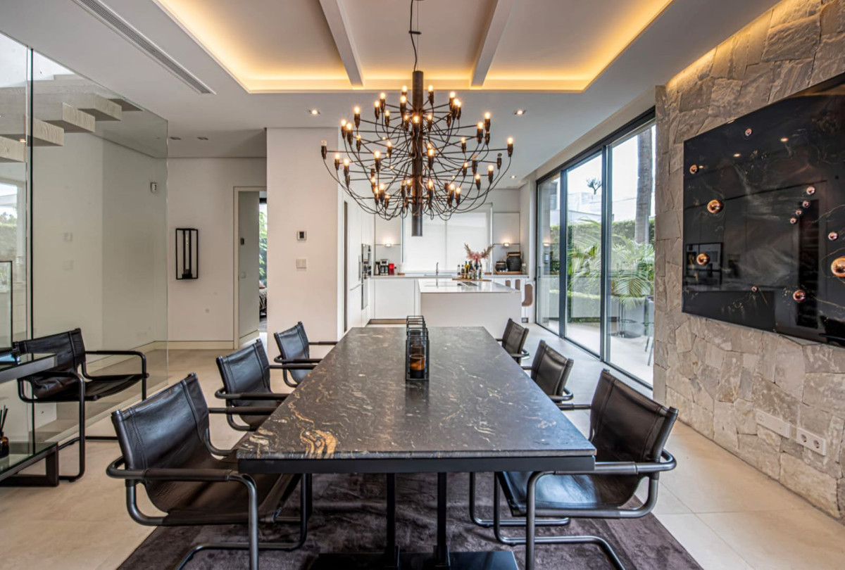 Huis te koop in The Golden Mile | 5 slaapkamers H5261458