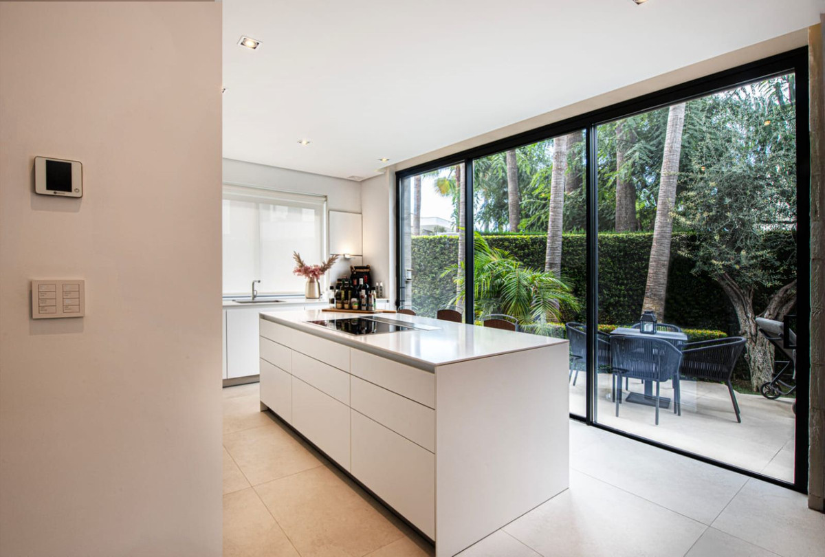 Huis te koop in The Golden Mile | 5 slaapkamers H5261458