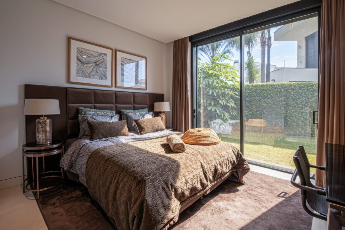 Huis te koop in The Golden Mile | 5 slaapkamers H5261458