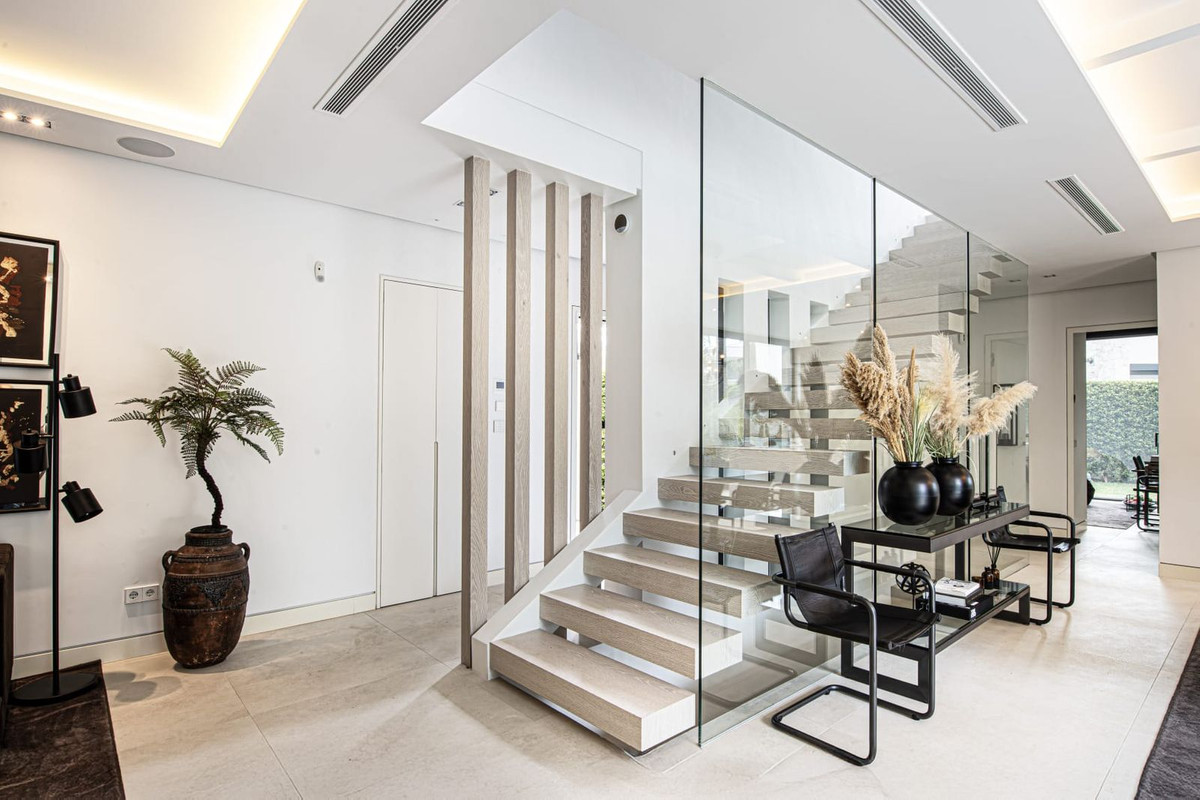 Huis te koop in The Golden Mile | 5 slaapkamers H5261458