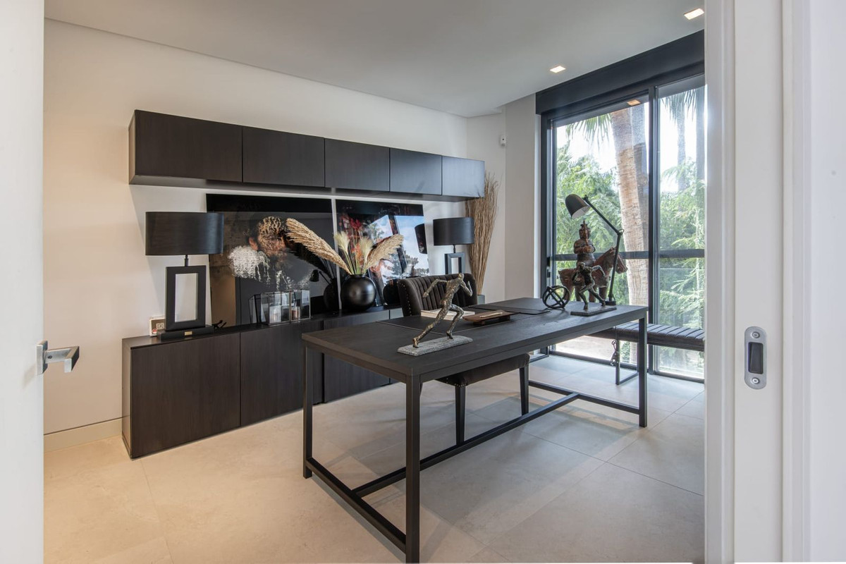 Huis te koop in The Golden Mile | 5 slaapkamers H5261458