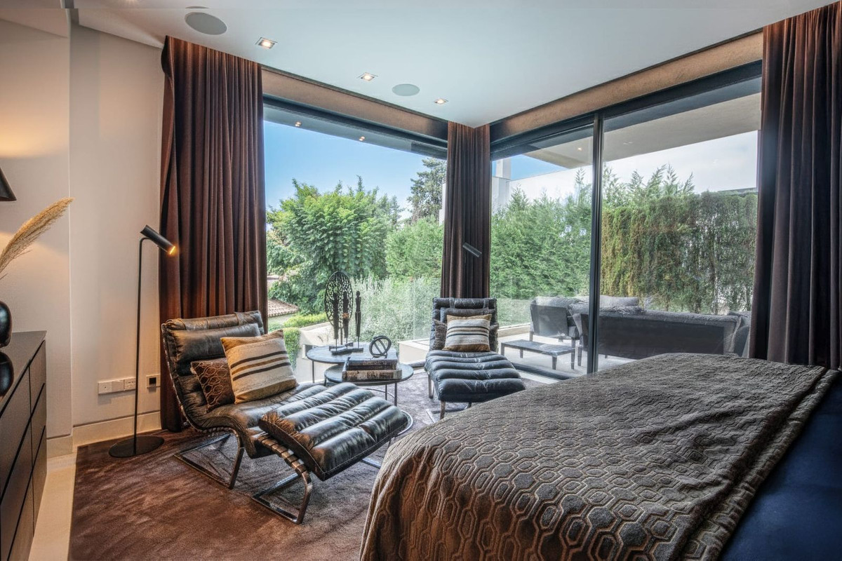 Huis te koop in The Golden Mile | 5 slaapkamers H5261458