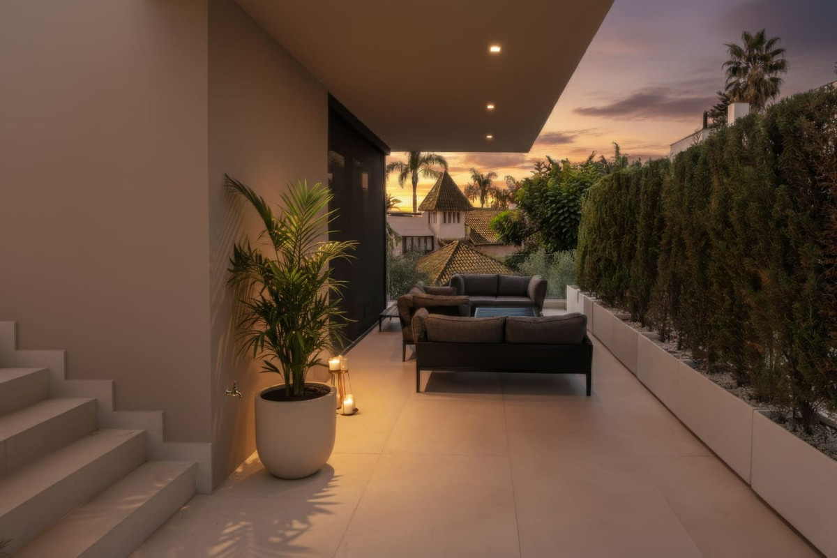 Huis te koop in The Golden Mile | 5 slaapkamers H5261458