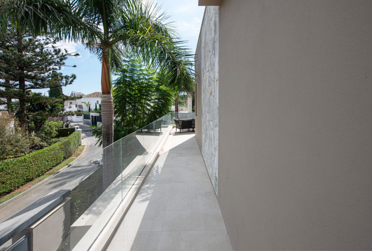 Huis te koop in The Golden Mile | 5 slaapkamers H5261458