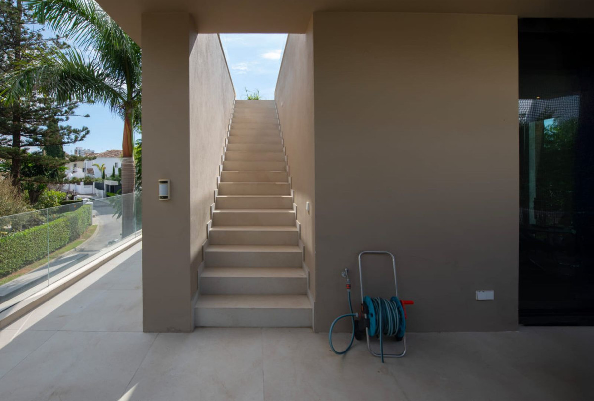 Huis te koop in The Golden Mile | 5 slaapkamers H5261458