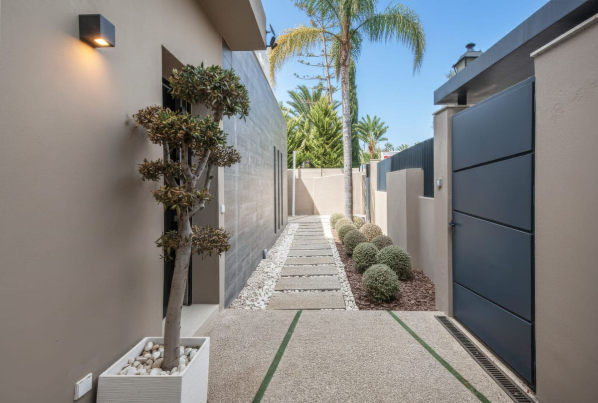 Huis te koop in The Golden Mile | 5 slaapkamers H5261458