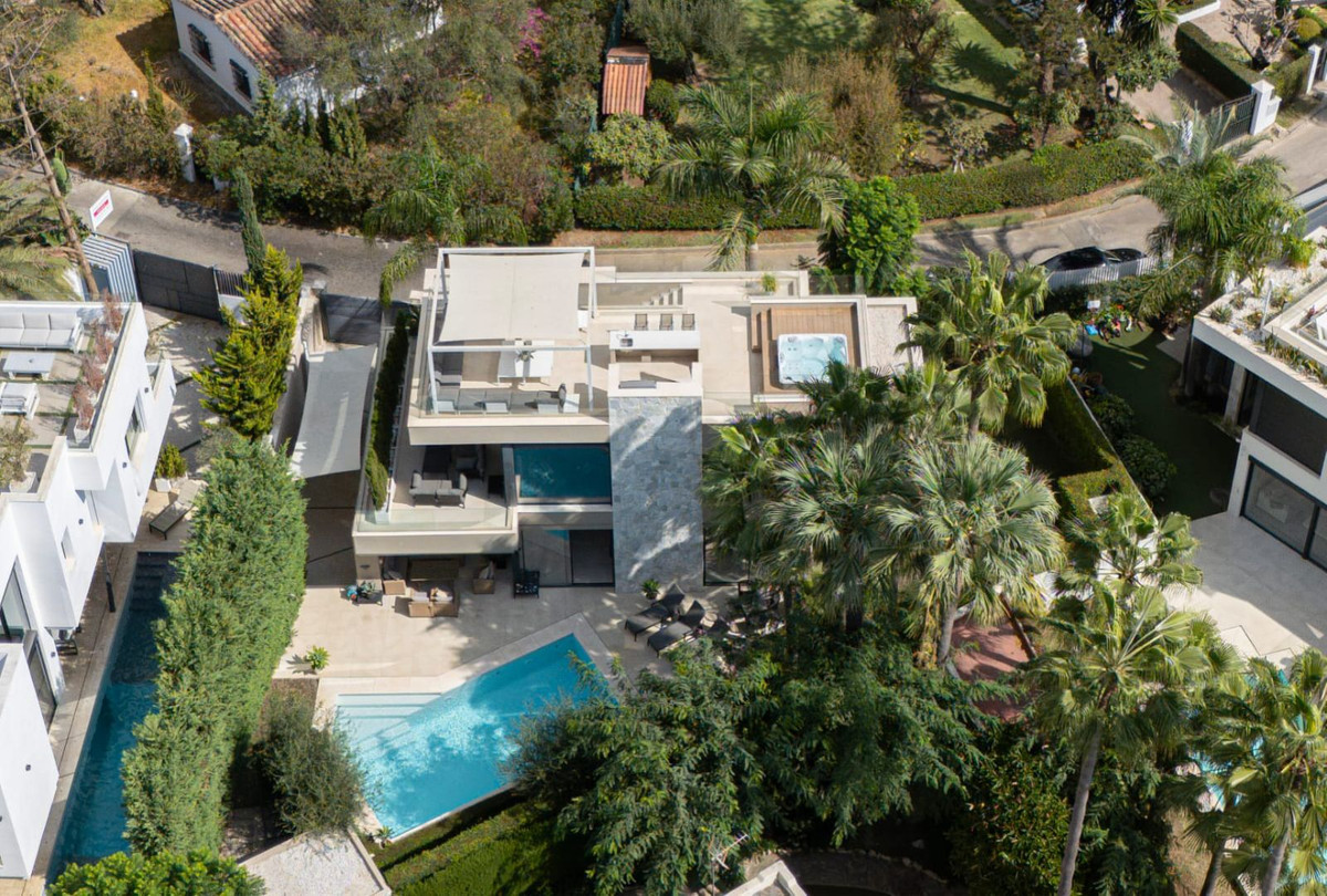 Huis te koop in The Golden Mile | 5 slaapkamers H5261458
