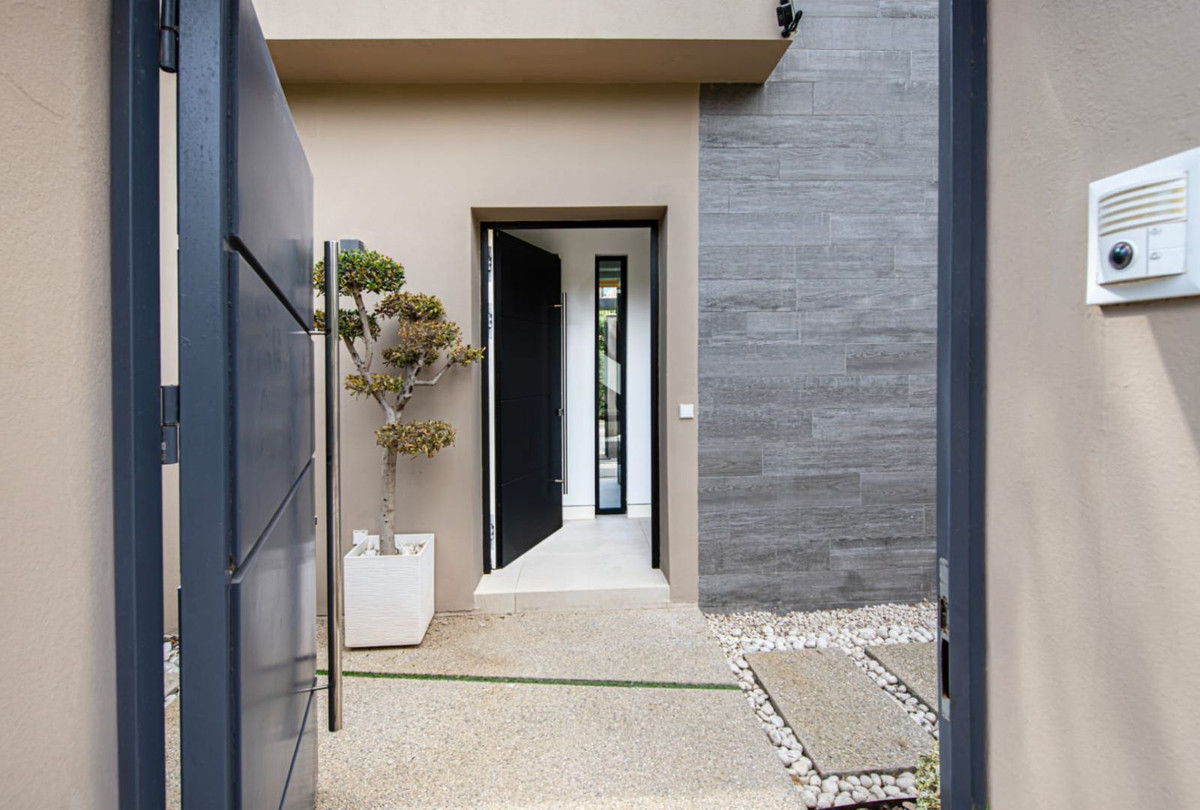 Huis te koop in The Golden Mile | 5 slaapkamers H5261458