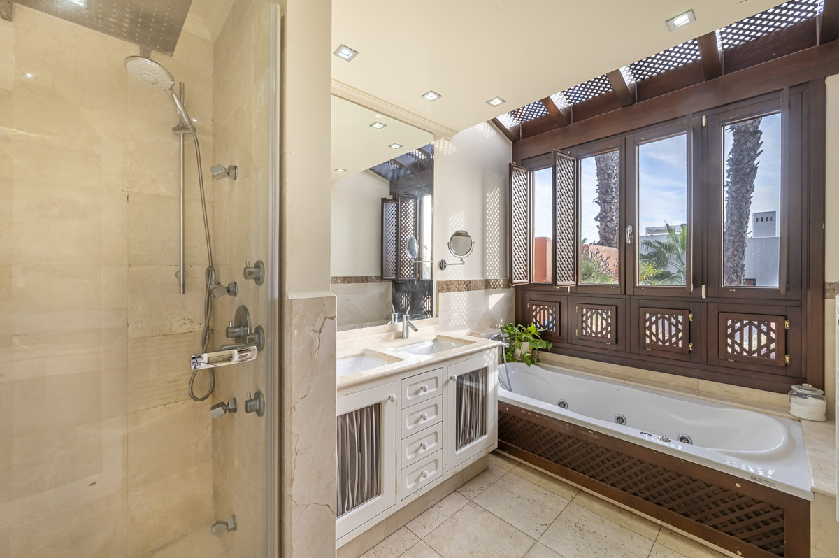 Duplex te koop in The Golden Mile | 4 slaapkamers H5264545