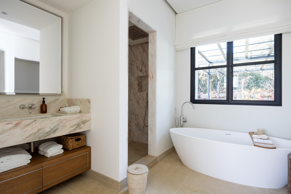 Huis te koop in The Golden Mile | 6 slaapkamers H5265109