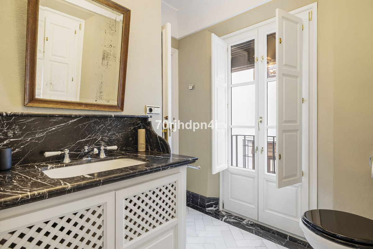 Appartement te koop in The Golden Mile | 2 slaapkamers H5272030