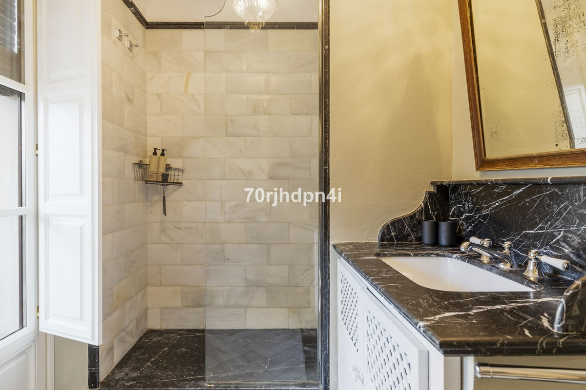 Appartement te koop in The Golden Mile | 2 slaapkamers H5272030