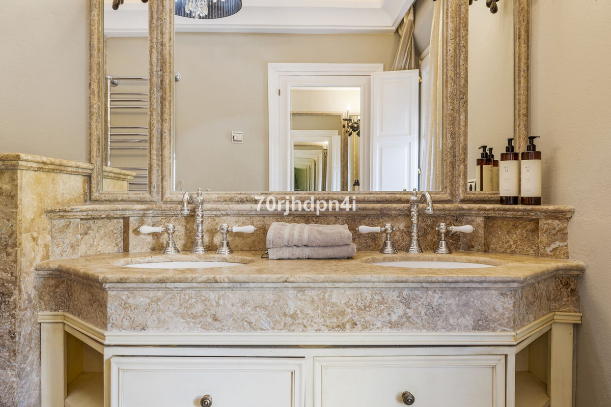 Appartement te koop in The Golden Mile | 2 slaapkamers H5272030