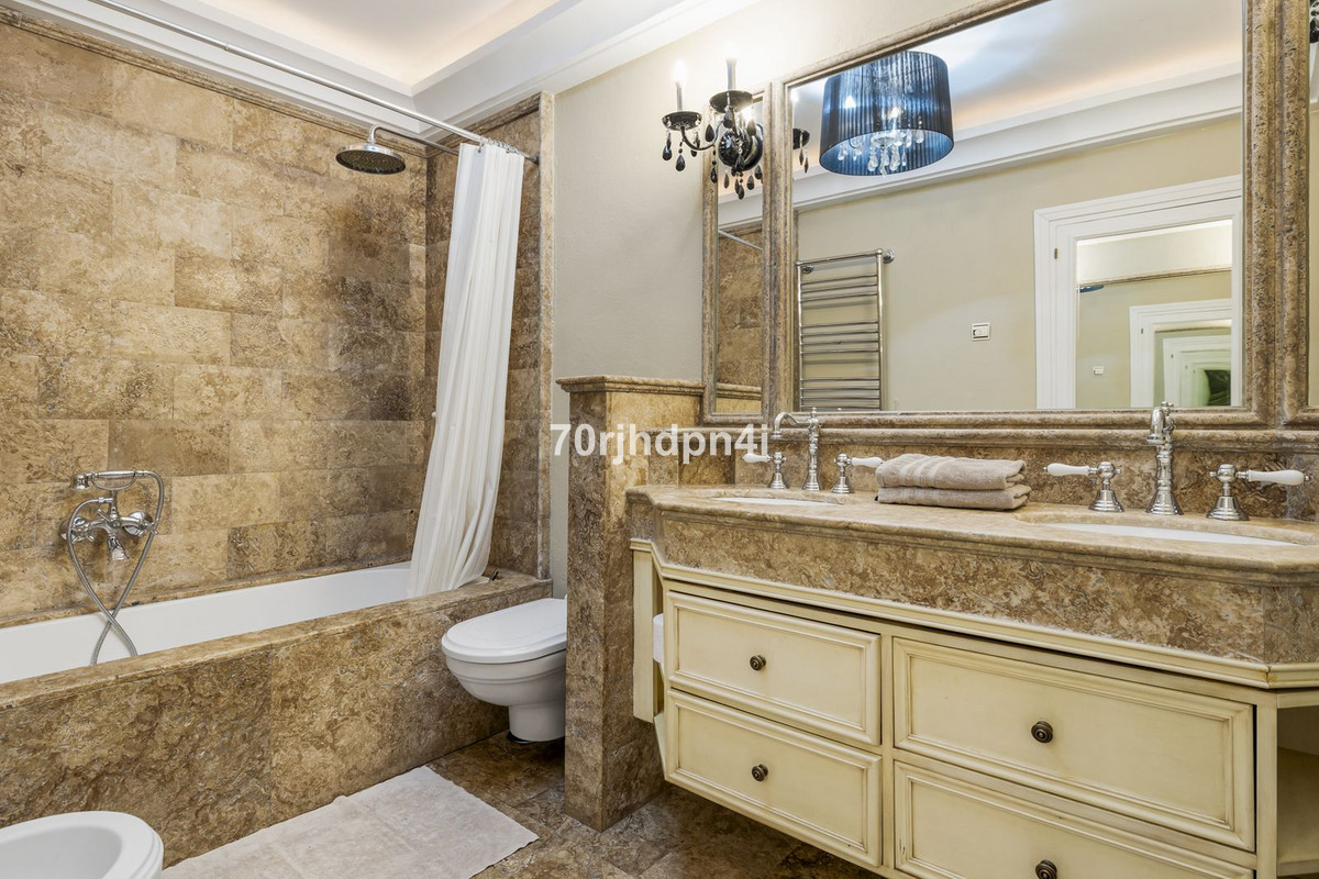 Appartement te koop in The Golden Mile | 2 slaapkamers H5272030